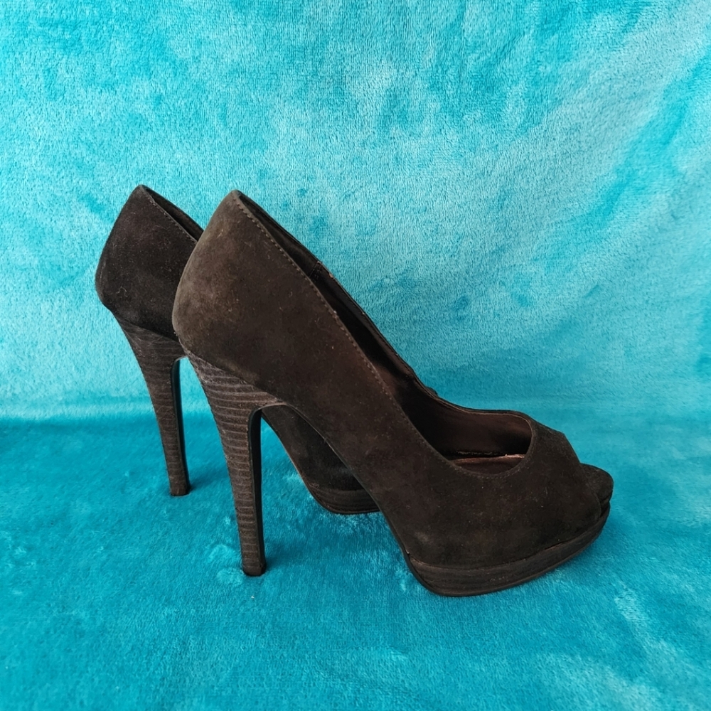 Steve Madden suede pump size 7